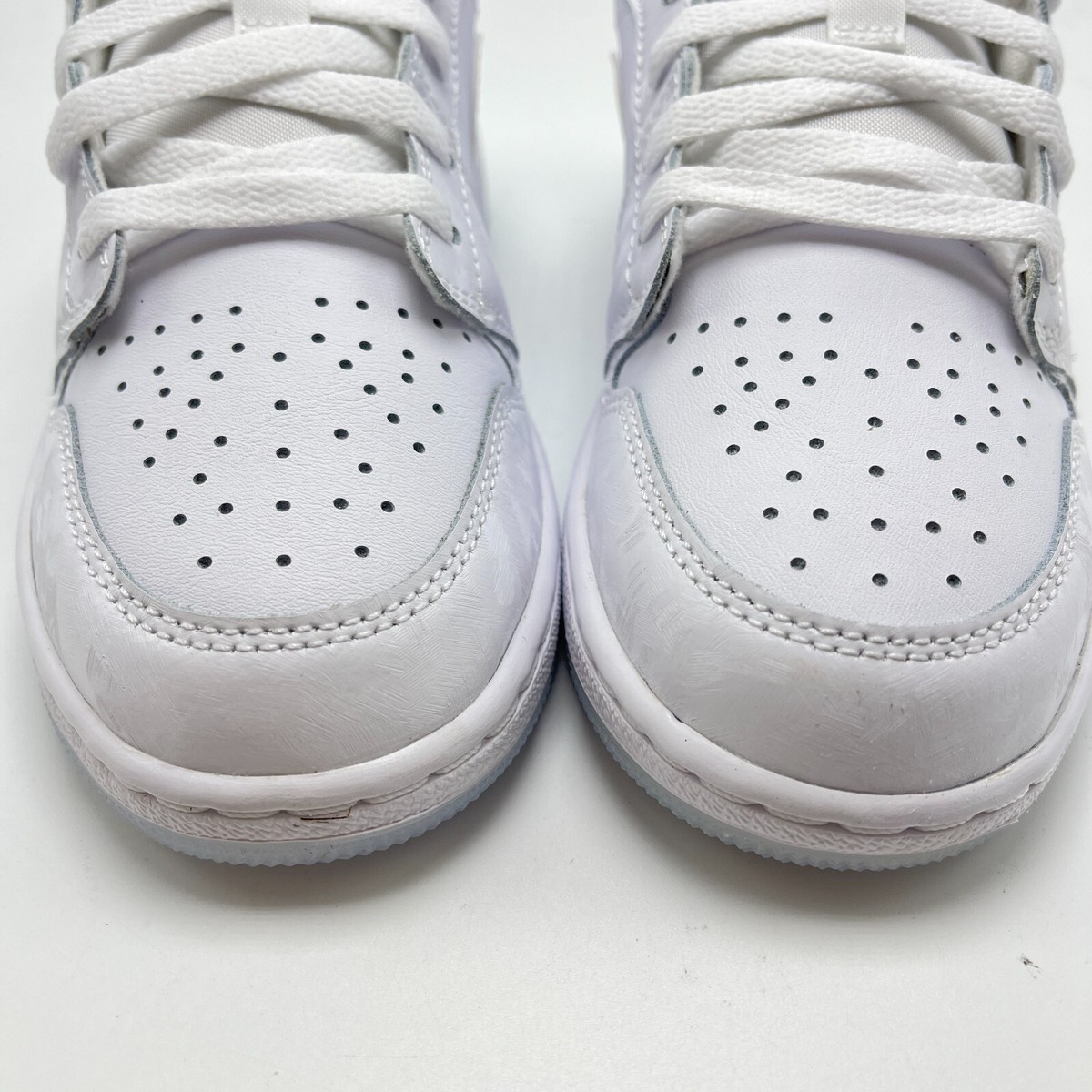 Air Jordan 1 Low SE (GS) Glitter Swooshes Youth shoes FQ9112 Air Jordan 1 Low SE (GS) Glitter Swooshes Youth shoes FQ9112