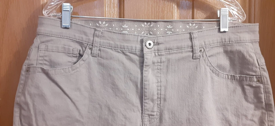 Bermudas descoloridas Glory Marjorie marrón remaches bolsillos falta talla 16W Foto 2 de 4