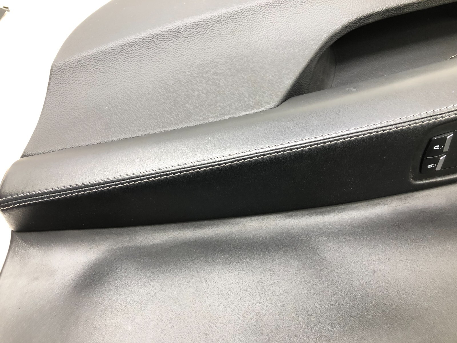 2014-2019 MASERATI GHIBLI SQ4 RIGHT PASSENGER FRONT DOOR PANEL TRIM OEM #NOTE.