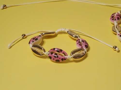 GirlGo Pink Leopard Puka Adjustable Shell Chocker Necklace Bracelet Set - Picture 2 of 4