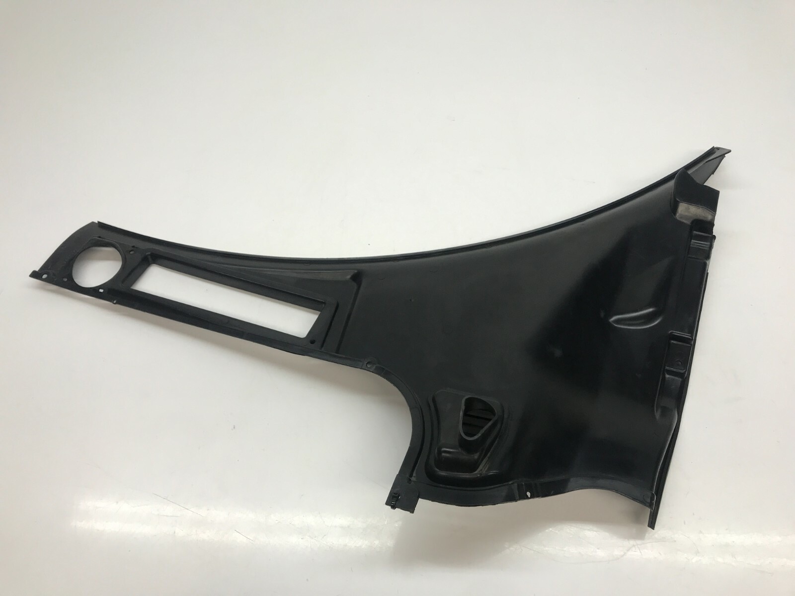 FERRARI 488 GTB SPIDER PASSENGER RIGHT RH UNDER WINDSHIELD COWL OEM 83749500