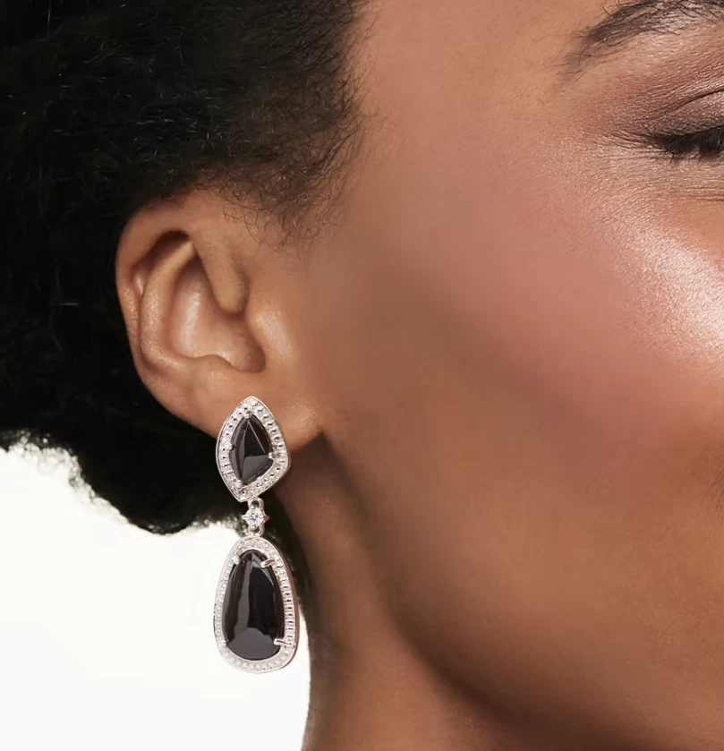 Increíbles pendientes colgantes de lujo hechos a mano de espinela negra y diamantes creados en laboratorio Foto 3 de 4