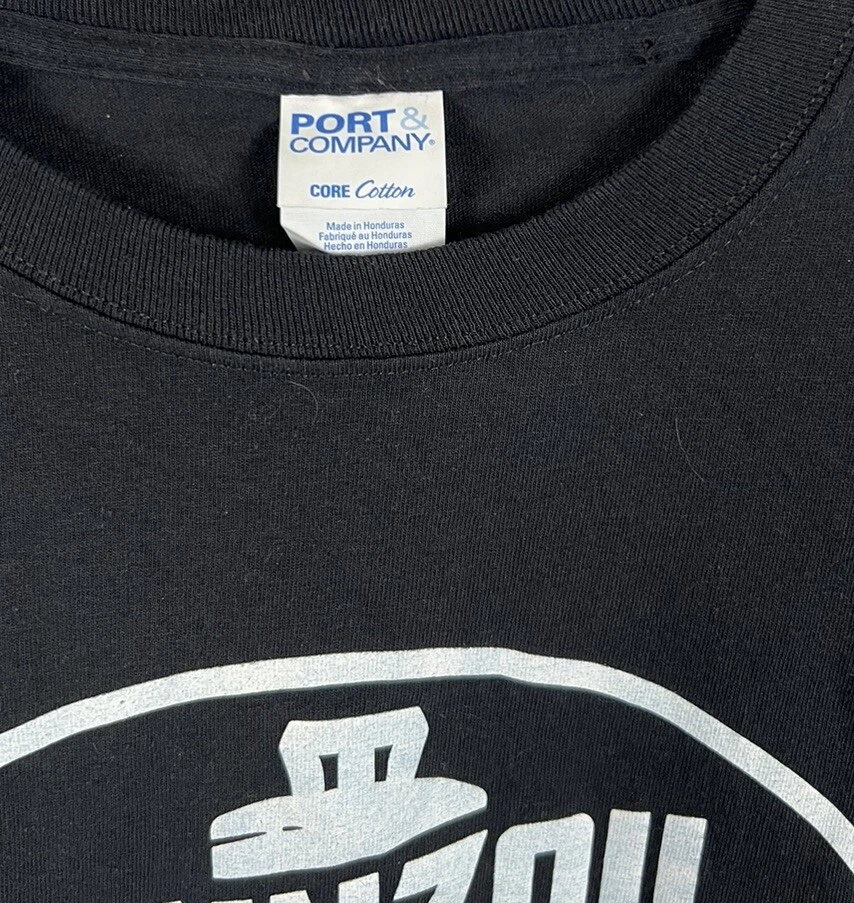 Camiseta preta Port & Company Pennzoil Since 1913 GG usada a óleo 1X - Imagem 2 de 3