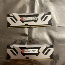 Kingston Fury Renegade RGB 32GB (2x16GB) DDR5 6400MT/s KF564C32RSAK2-32
