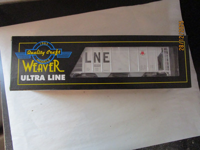 Weaver, O Gauge, 18324, PS-2 Lehigh New England PS-2 Covered Hopper, Mint in OB.