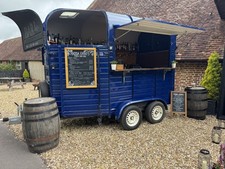 Vintage Mobile Horse Box Bar Gin/cocktail/wedding/Festival bar. Converted rice