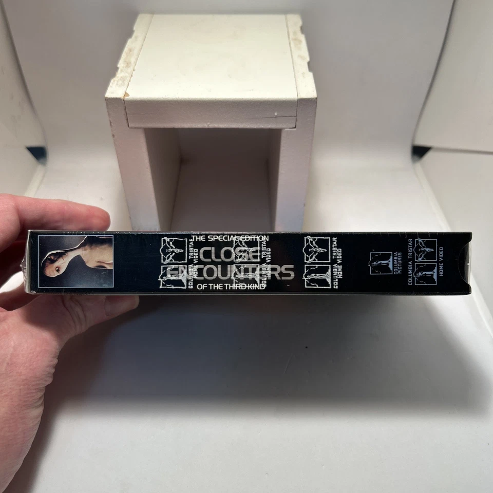 Close Encounters of the Third Kind (VHS, 1993 Release) NEW FACTORY SEALED! - Image 3 of 4