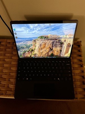 Microsoft Surface Pro 11 2076 13