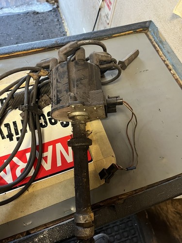 chevrolet 396 - 454 O E M Factory Original distributor complete with cap. Rotor - Picture 3 of 10