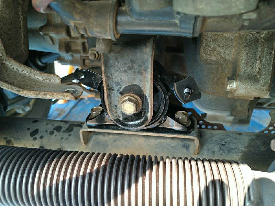 OEM SUBARU Sambar KS4 KV4 4WD EN07 Engine and mission Mount 3piece set genuine - Image 3 of 4