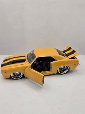 Jada Toys Dub City ''Bigtime Muscle'' die-cast model of a 1969 Chevrolet Camero