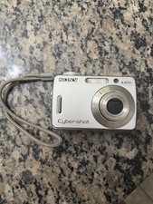 Sony Cyber-shot DSC-S500 6.0MP - FOR PARTS - Powers On, Broken Battery Door