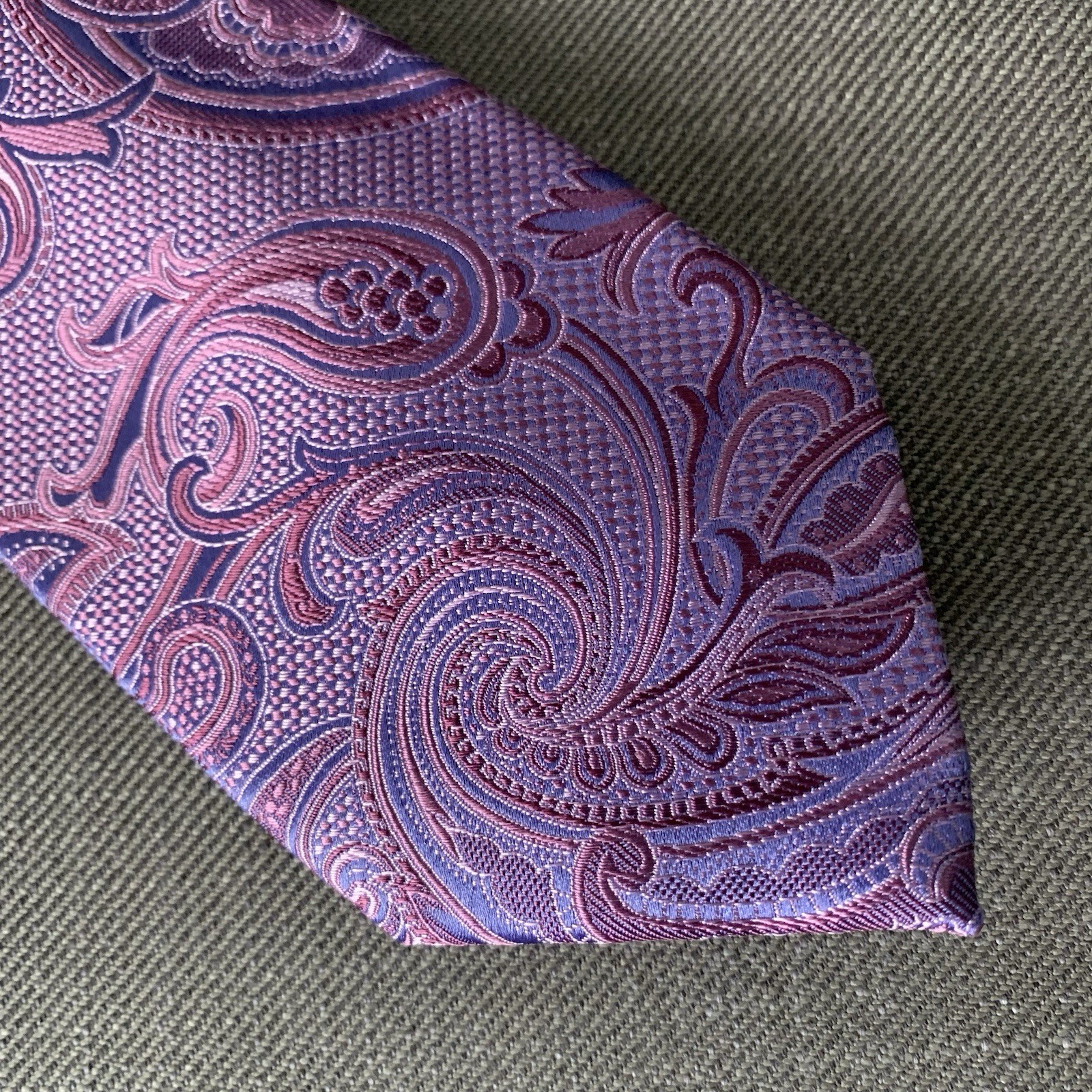 Michael Kors Men's Neck Tie Paisley Lavender Silk Blend MSRP $69.50 thumbnail 2