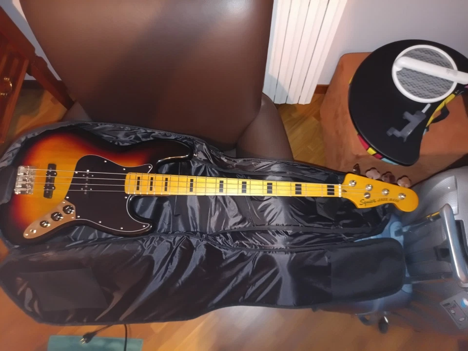 Fender Squier Jazz Bass+Ampli Mark Bass - Immagine 4 di 4