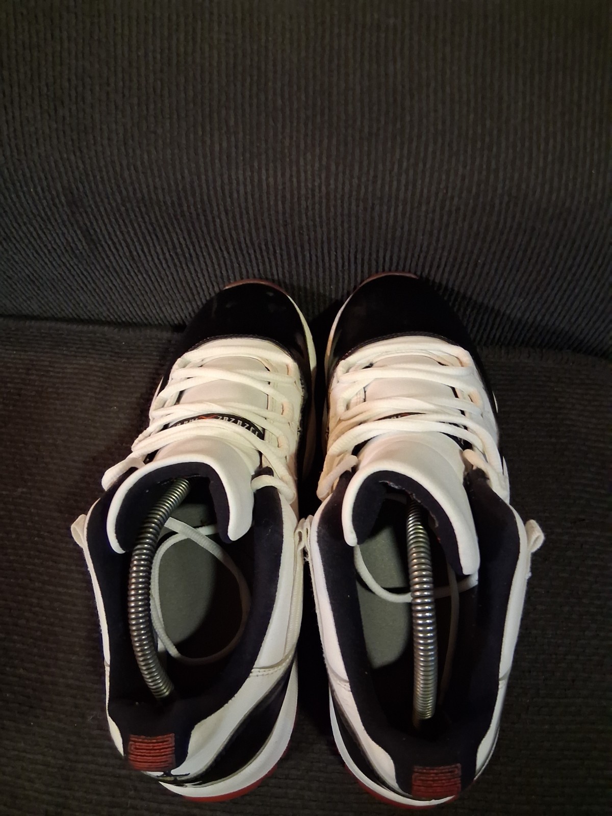 Nike Air Jordan 11 Men's Size 9.5 Retro Low Concord Bred thumbnail 5