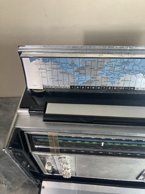 Zenith Royal 7000-1 Trans-Oceanic 11 Band Transistor Radio