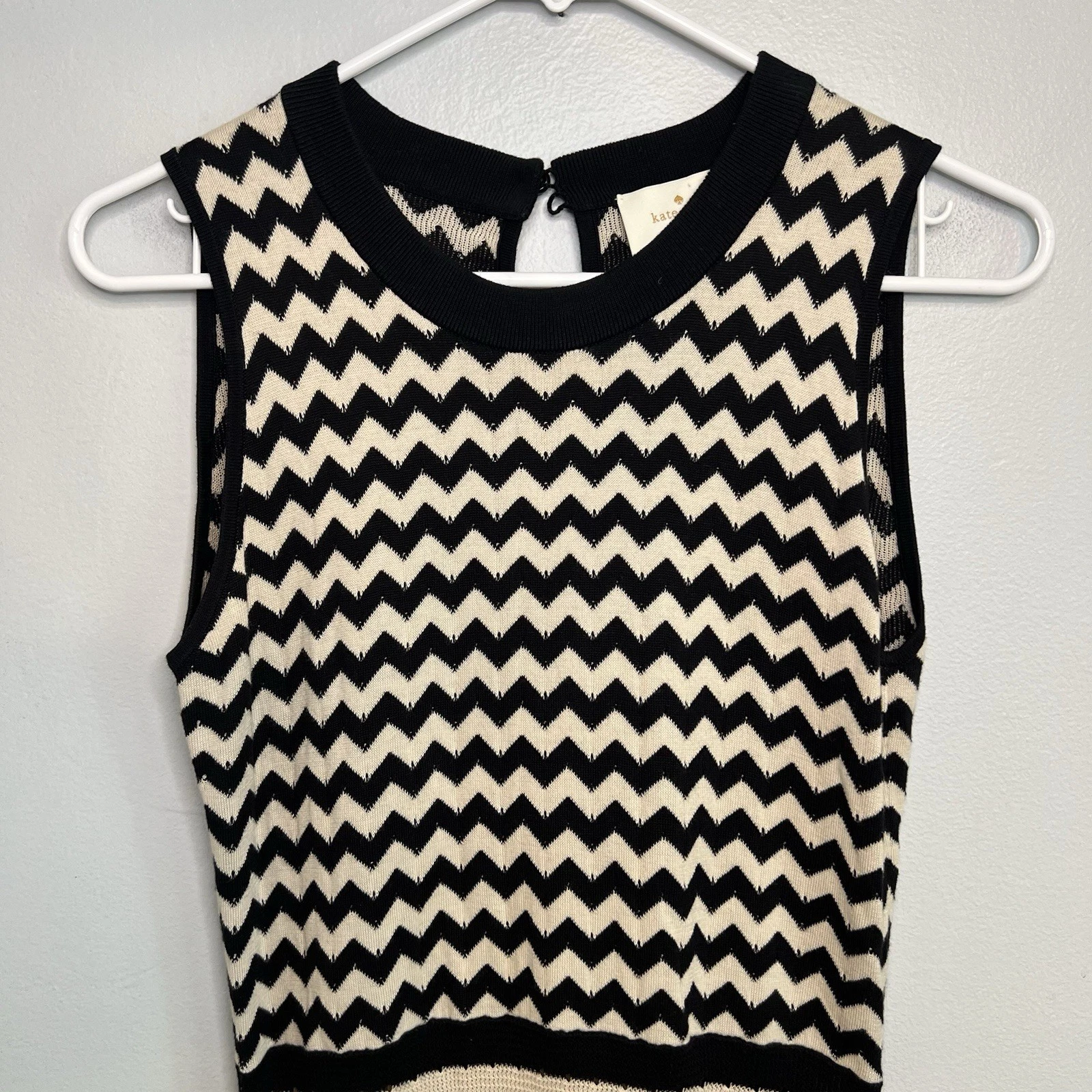 Abito Frankie Kate Spade senza maniche in maglia chevron taglia M nero marrone elasticizzato portachiavi