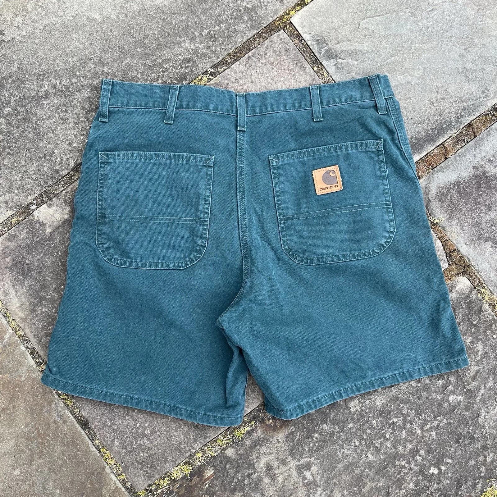 vintage 90’s carhartt b30 evg washed duck trail shorts in evergreen 35x7