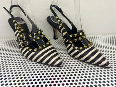 Schnürschuhe mit Absatz und schwarz-weißem Zebra-Print mit Nieten