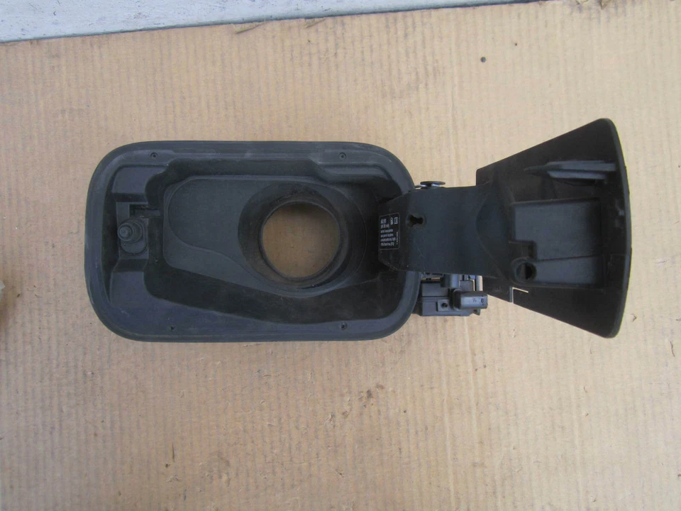 aa205203 BMW 328D 2014 2015 2016 2019 Rear Fuel Gas Tank Door OEM - Изображение 2 из 4