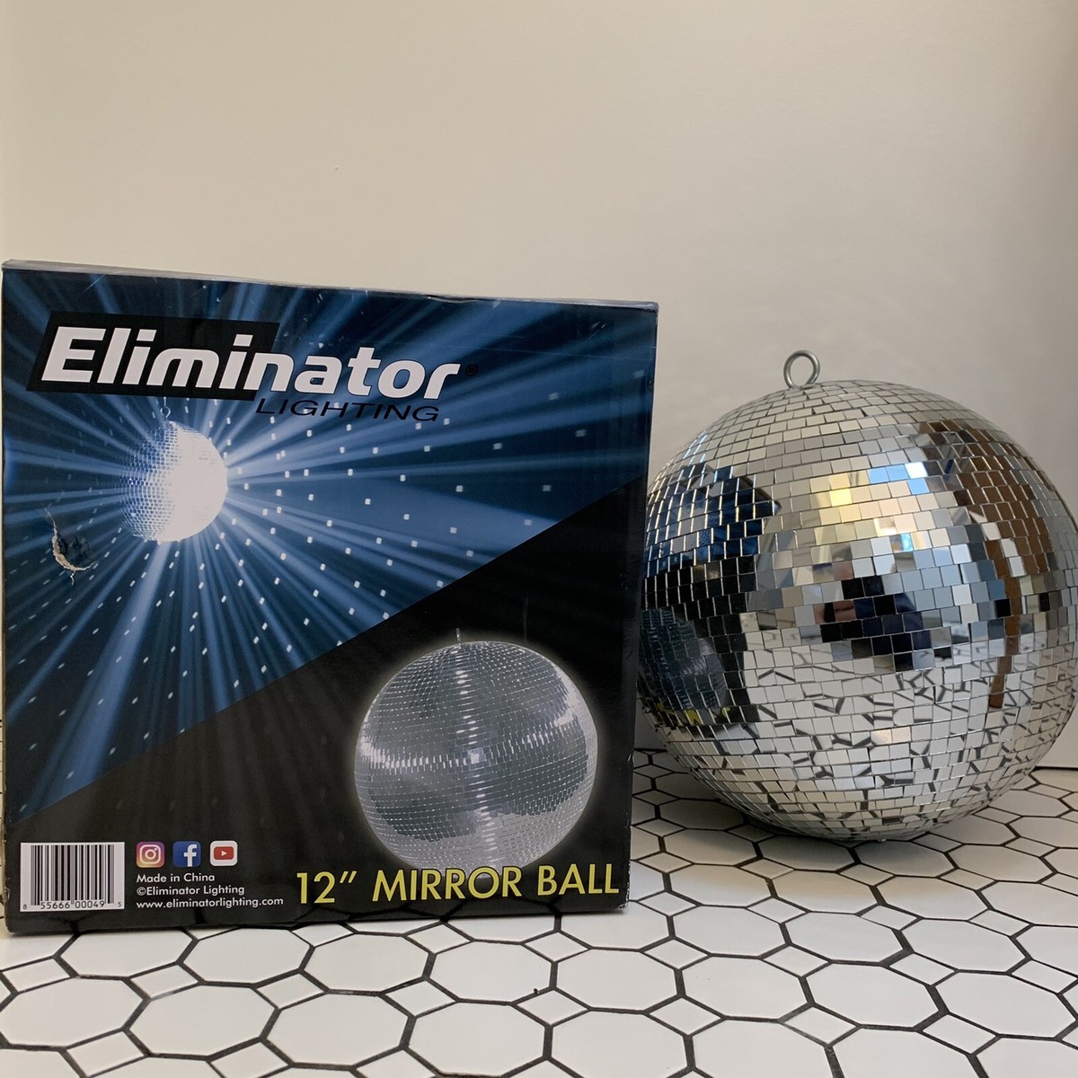 illustration de la boule disco miroir pour le modèle de conception de