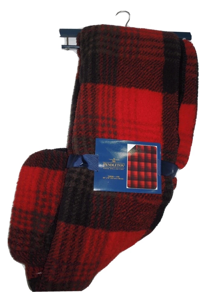 Pendleton Sherpa to Fleece reversible Blanket Plush throw - Red Plaid - 50" x 70 - Image 2 of 4