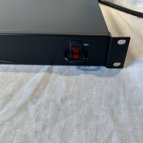 Middle Atlantic PD915R 9 Outlet 15A Rack Mount Power - Picture 4 of 13