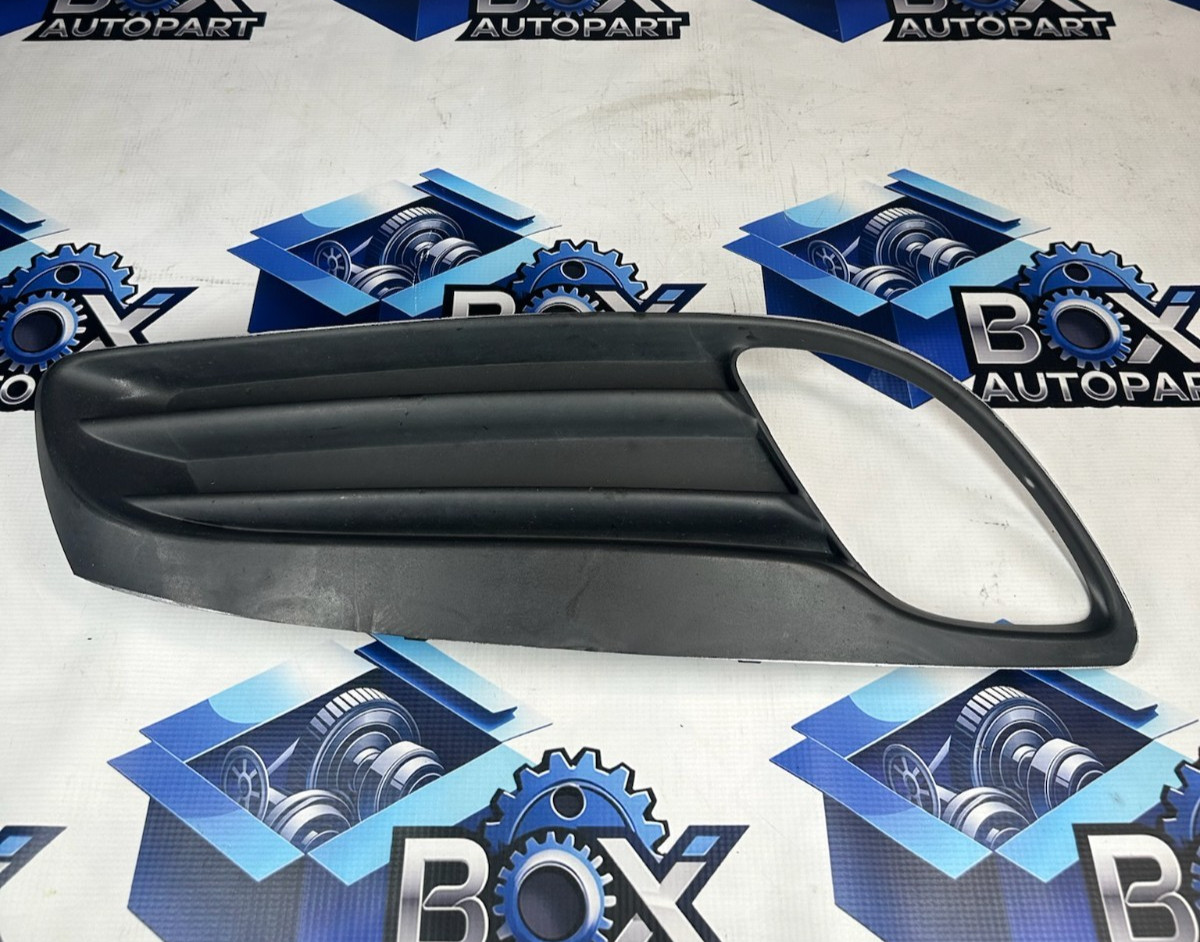 2010-2012 Hyundai Genesis Coupe Front Right Side Bumper Grille Cover 86564-2M100