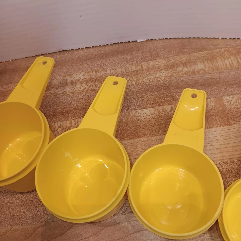 Vtg TUPPERWARE 6 Yellow Nesting Measuring Cups 1/4 - 1 Complete Set 1970s MINT - Image 4 of 4