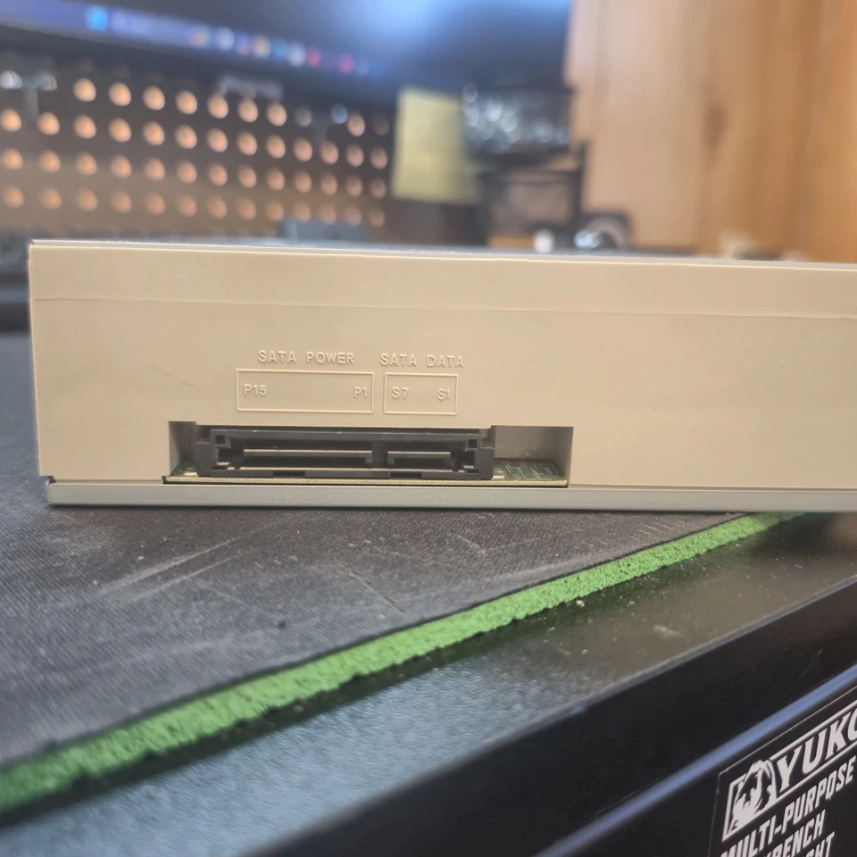 DRW-24B1ST/BLK/B/AS ASUS OEM SATA 24X DVD Burner Model:DRW-24B1ST-N28 - Image 3 of 3