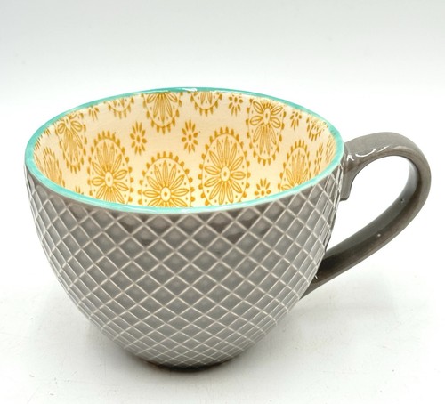 Pfaltzgraff Everyday Textured Mug Lot of 2 Starburst Flower & Chevron Zigzag - Picture 2 of 18