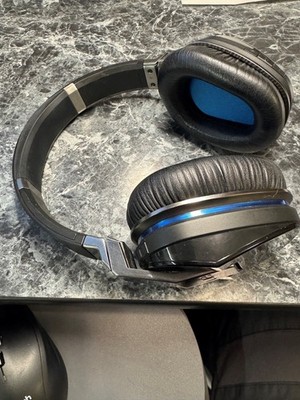 ULTIMATE EARS OVER EAR HEADPHONES 2014 MODEL 9000