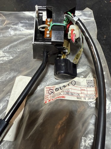kawasaki 35035-60100 headlight, turn signal, hi/lo beam combination switch OEM - Picture 3 of 5