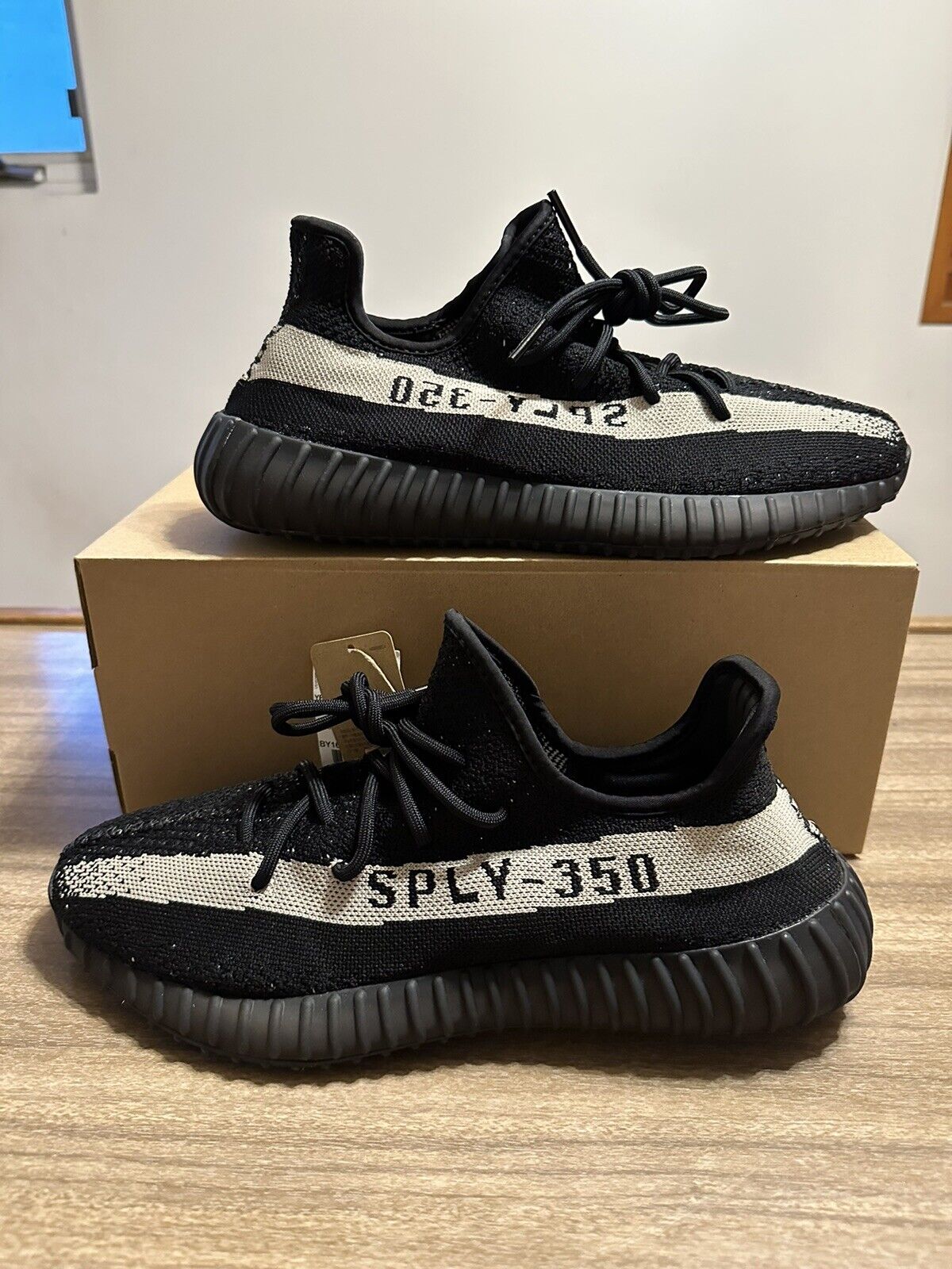 Size 11 - adidas Yeezy Boost 350 V2 Oreo Brand New! Retro 1