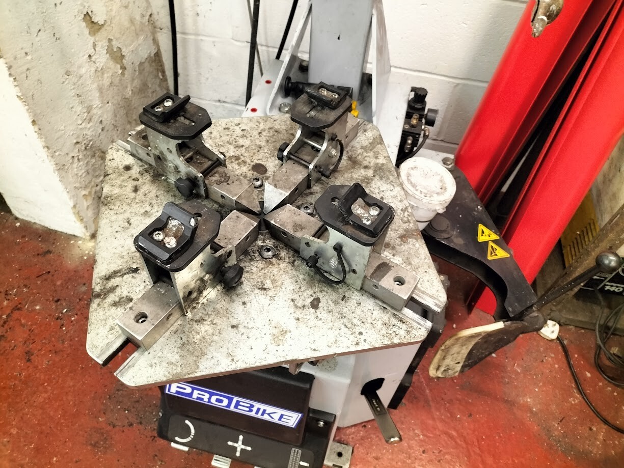 PRO BIKE MOTORCYCLE TYRE CHANGING MACHINE eBay