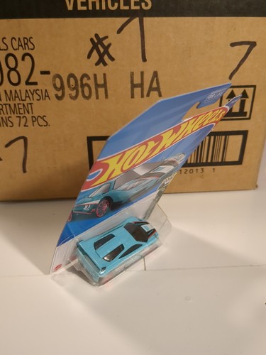 Hot Wheels - McLaren F1 GTR (Cyan Light Blue) - Picture 4 of 6