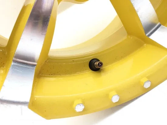 Rueda trasera 14 B 2015 John Deere Gator RSX 850i 4X4 3307 Foto 3 de 4