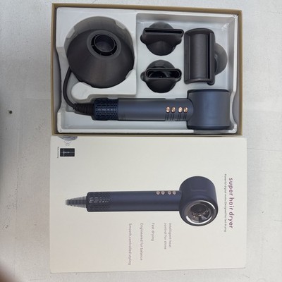 Super Haartrockner. Intelligente Wärmeregulierung, leichtgängig gesteuertes Styling. (UK Stecker