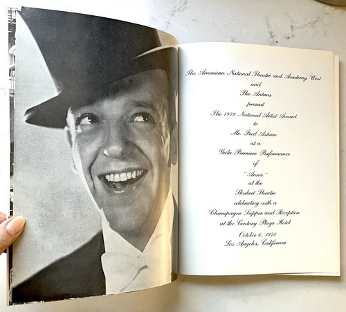 FRED ASTAIRE SOUVENIR JOURNAL. 10-6-1978. AMER NATL THEATRE & ACADEMY WEST AWARD - Picture 4 of 13