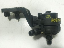 Pompe à eau BMW 840