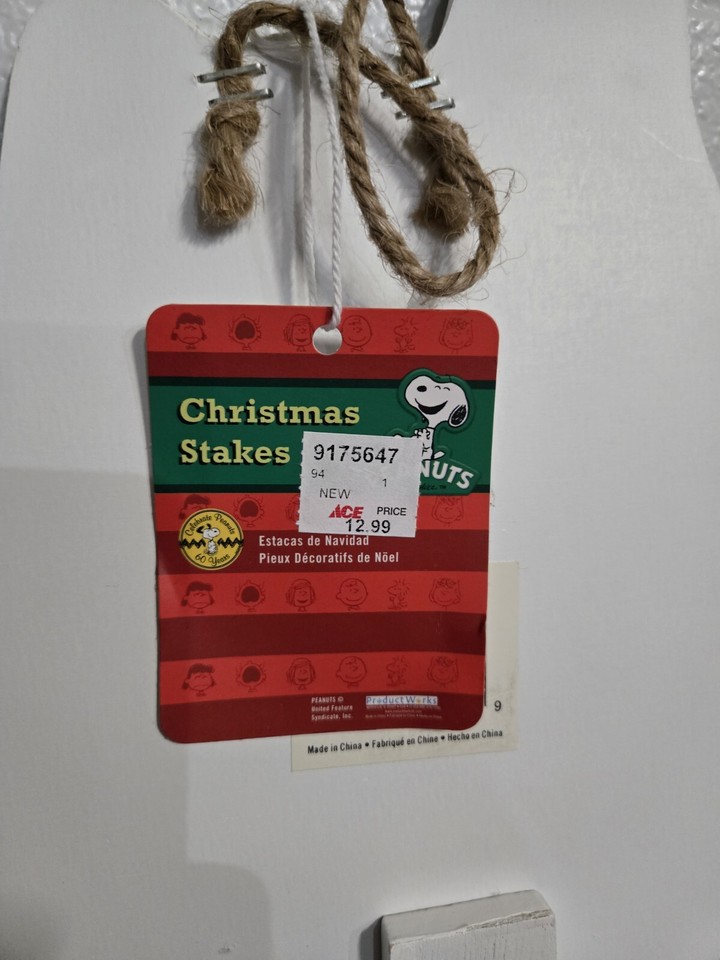 Peanuts Snoopy Christmas Wishes Lights on Doghouse 28" Yard Art Stake