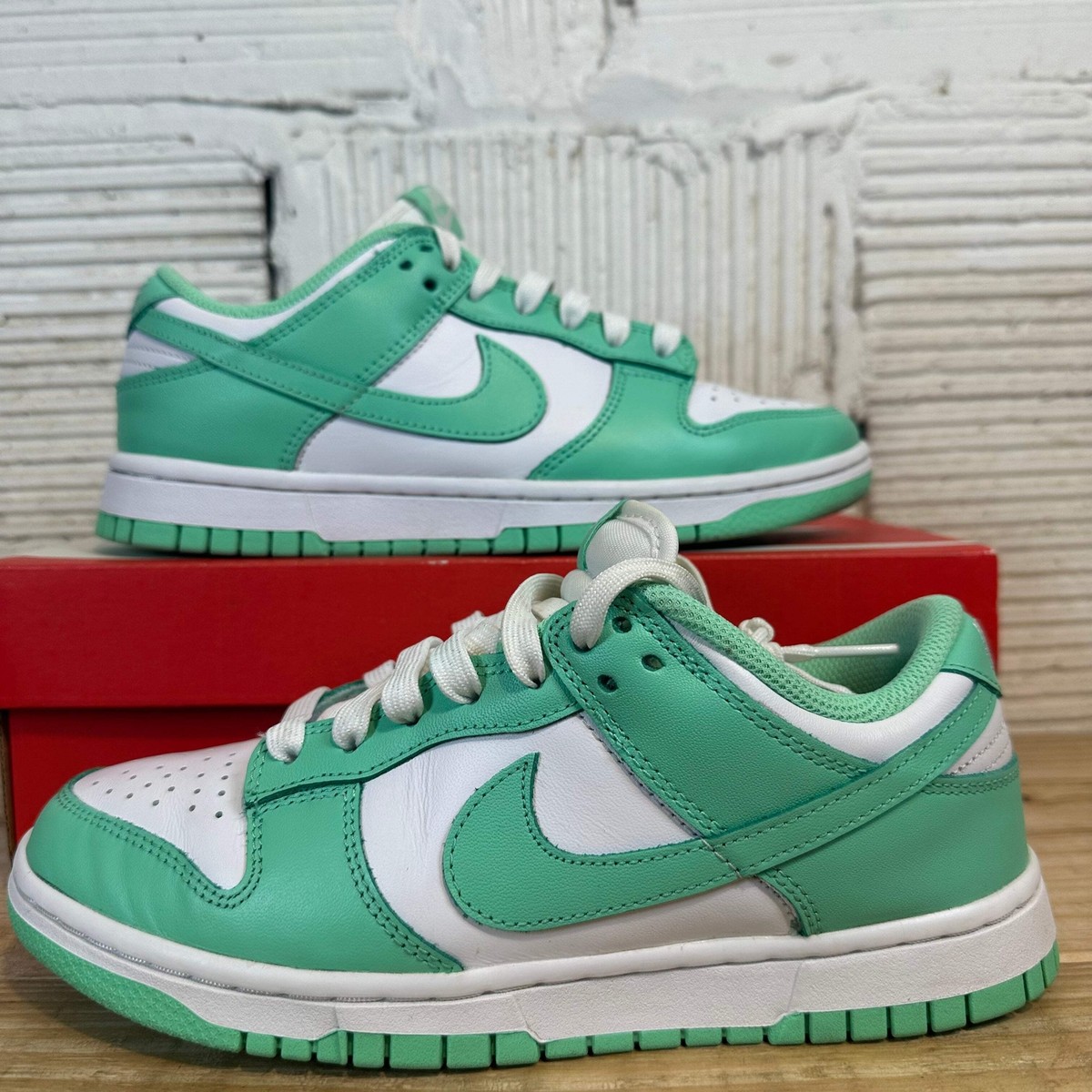 Nike Dunk Low Green Glow size 8 Amazon.com: Dunk Low  main image 3