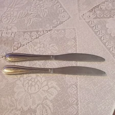 Farberware Stainless Steel AMERICAN TRADITION 2 table knifes 9" Beaded Edge EUC 