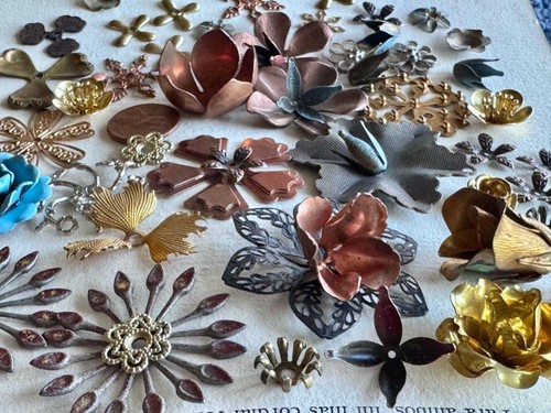 Vintage Mixed Metal Flowers Beads 55