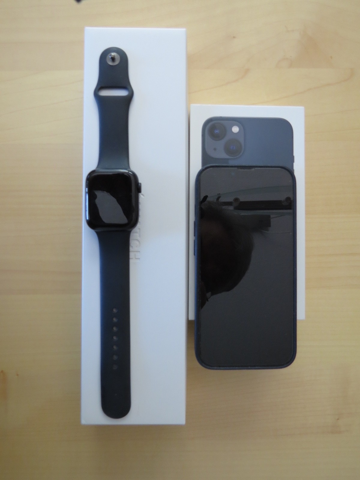 I phone 13 128GB + Apple Watch 8 -Mitternacht