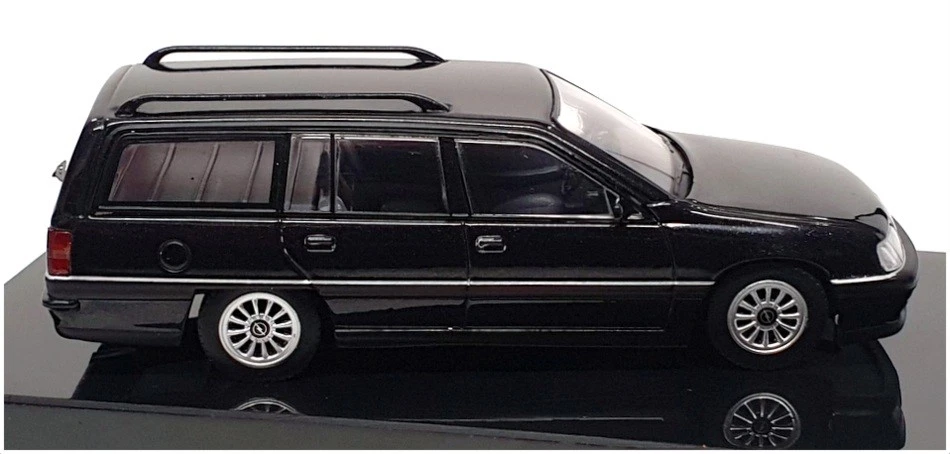 Ixo 1/43 Scale Diecast CLC444N.22 - 1990 Opel Omega A2 Caravan - Black - Image 3 of 4