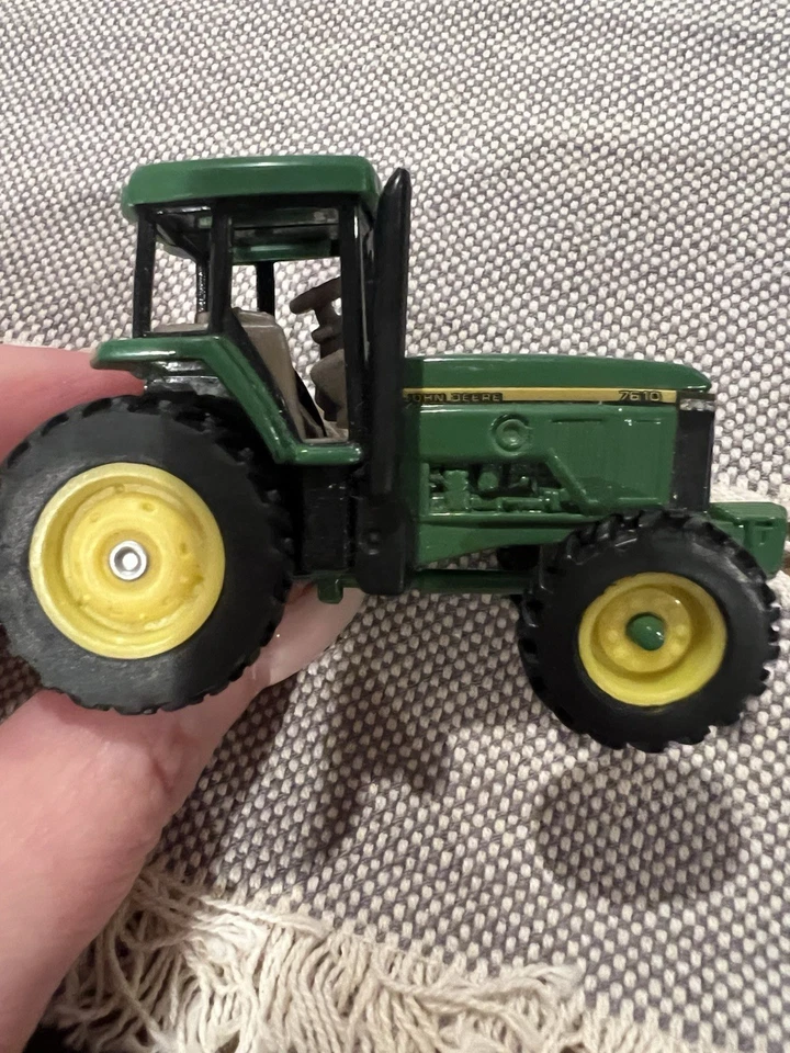 Ertl John Deere Die Cast John Deer Bull Dozer, John Deere 4 WD Tractor, EUC, Toy - Image 3 of 4