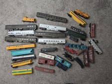 Vintage Pennsylvania Railroad HO Scale Mixed Lot 32pcs Locomotives  Cars