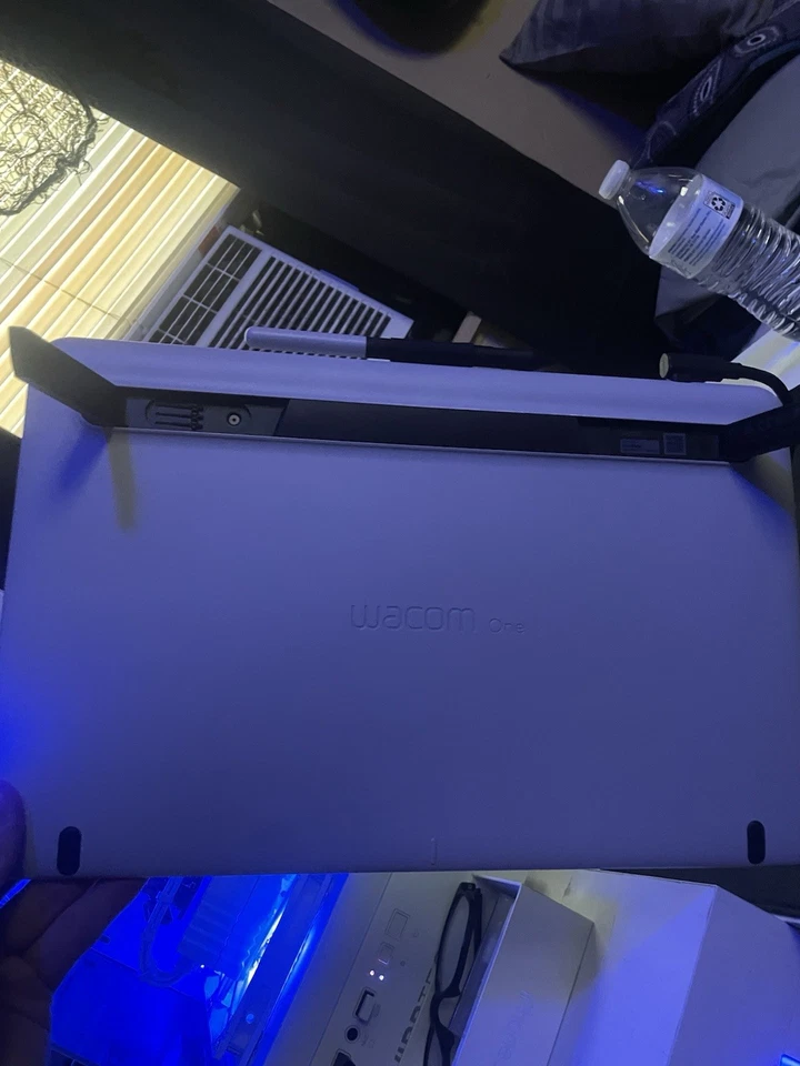 Tableta de dibujo Wacom One 13 bolígrafo con pantalla táctil nueva Foto 2 de 2