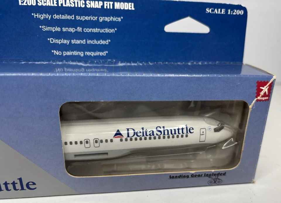 1:200 Hogan Delta Shuttle Boeing 737-800 N395DN #1349 Model Airplane Desk - Image 2 of 4